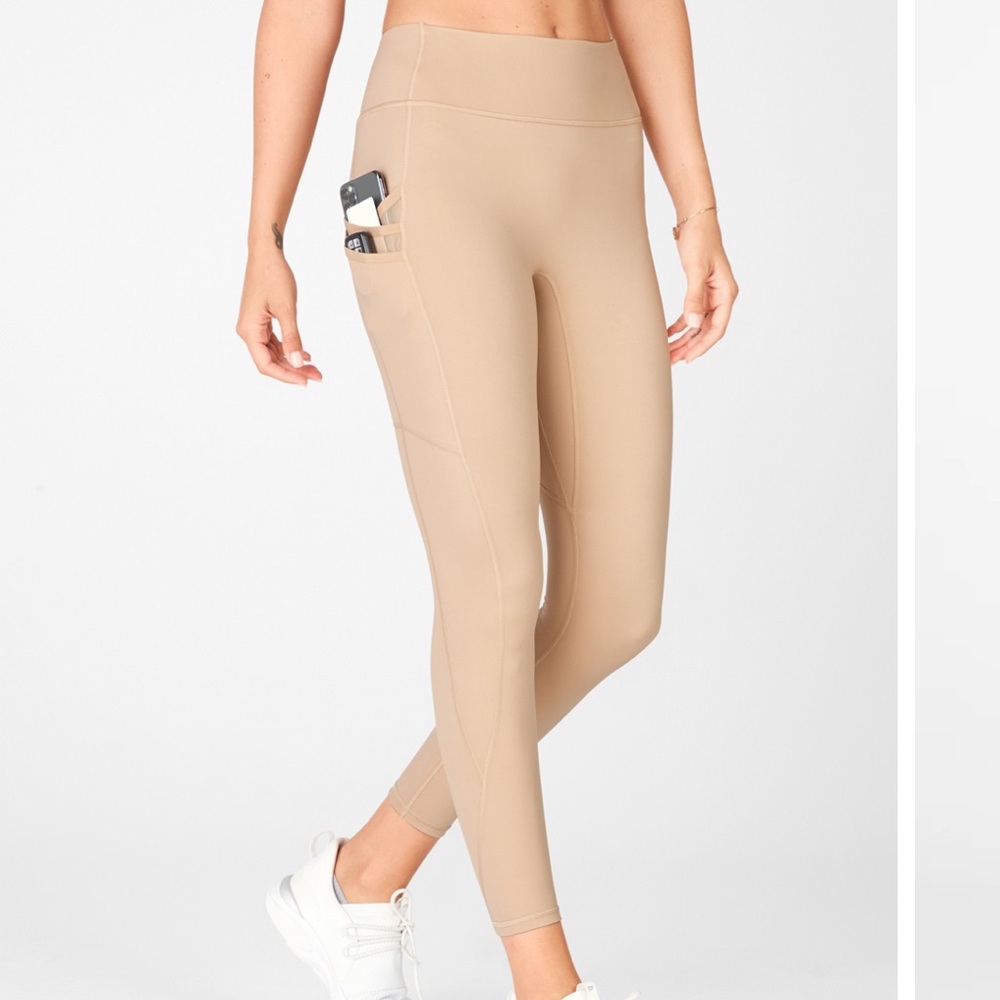NWOT Fabletics Nude Color Trinity High-Waisted Pocket 7/8 Size S